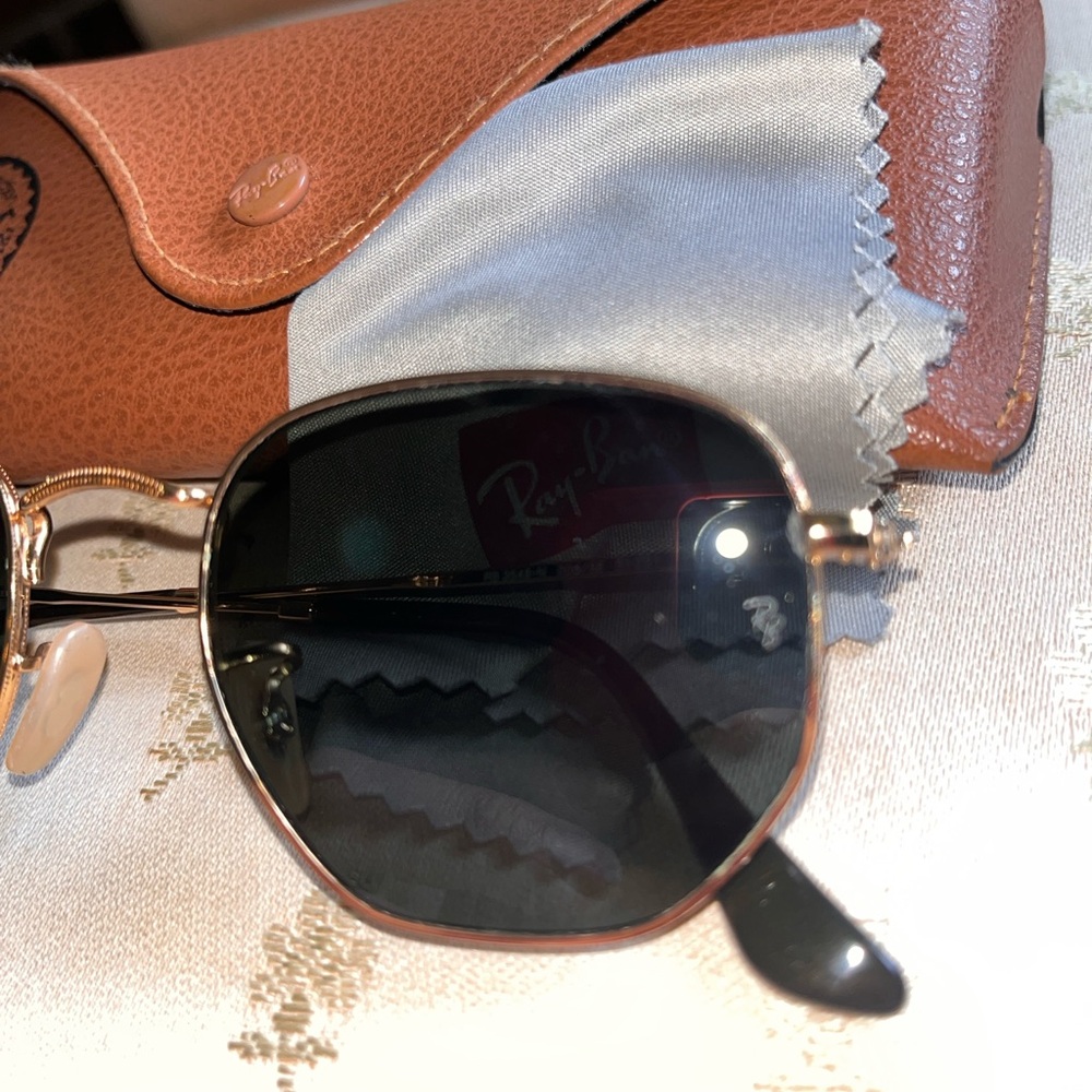Ray-Ban Sunglasses Amazing Condition Model Code R… - image 5